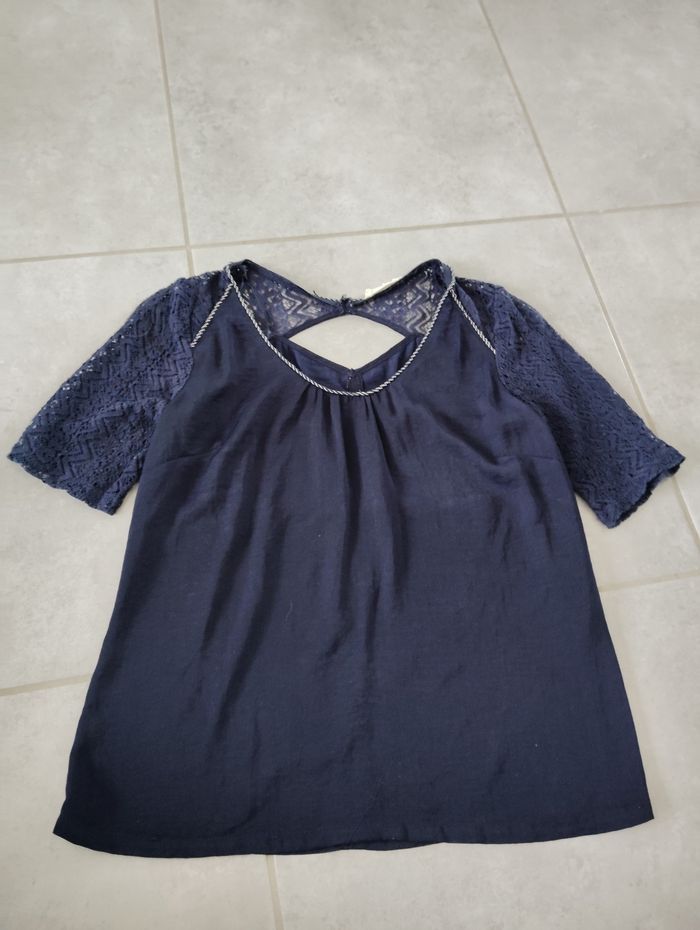 Haut bleu marine