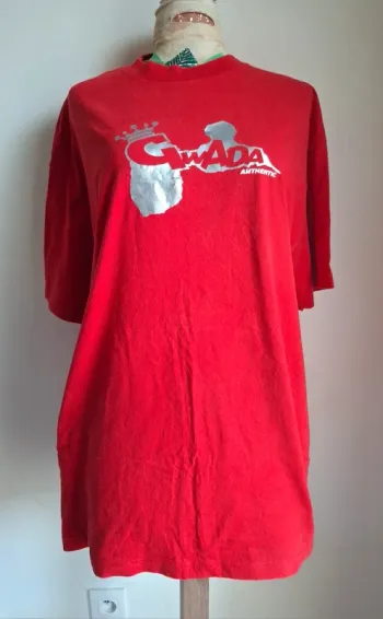 Tee-shirt rouge streewear "Gwada", style oversize, quasi neuf, taille XL