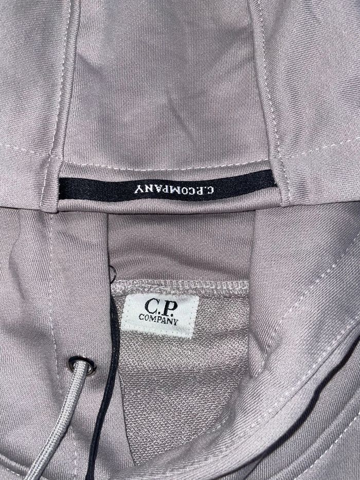 Sweat à capuche C.P. Company – Gris, Taille M, Neuf avec étiquettes - photo numéro 3