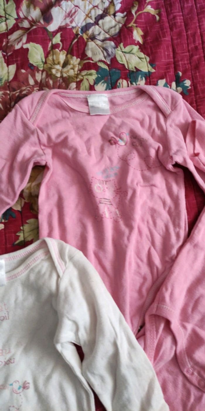 Lot 3 bodies 6 mois - photo numéro 4