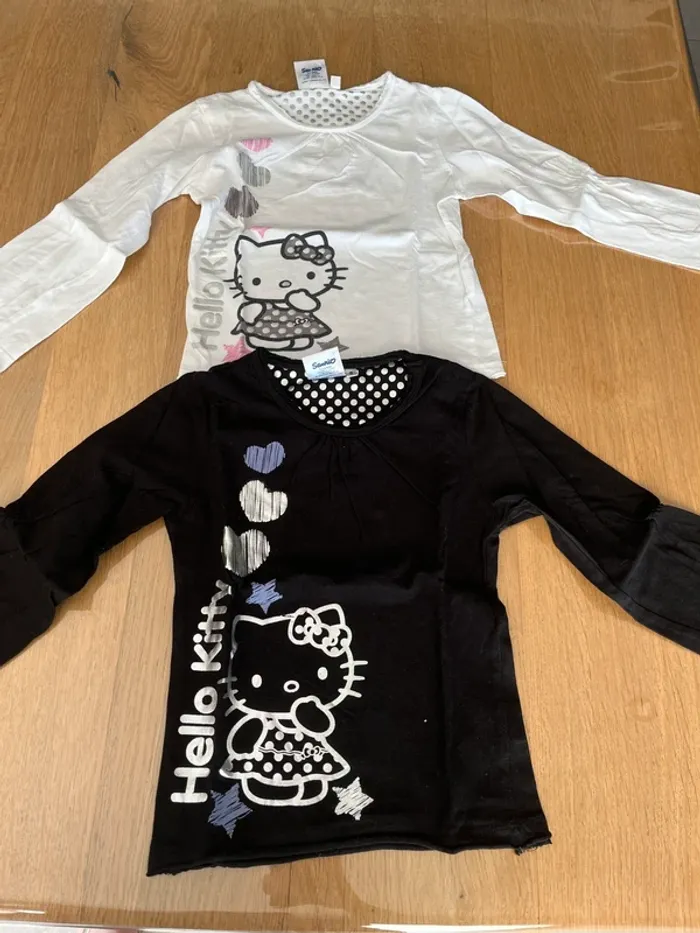 Lot vêtements 5 ans pyjama t-shirt chaussettes - photo numéro 5