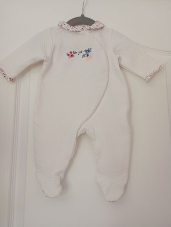 Pyjama blanc fleurie 