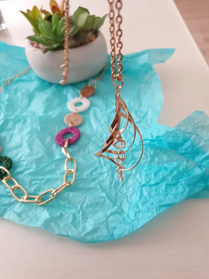 Lot 3 colliers fantaisies neufs - photo numéro 5