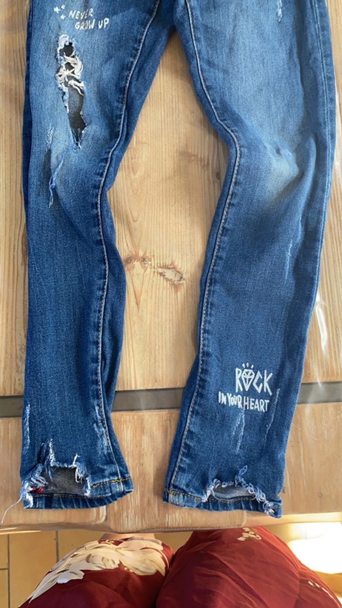 Jean à trous ( d origine ) zara taille 9/10 ans bleu - photo numéro 2