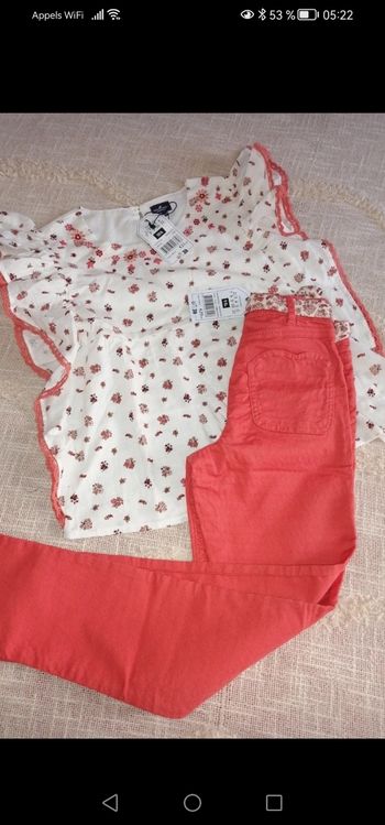 Ensemble pantalon rose 9 ans et blouse assortit 10 ans broder neuf etiquetter