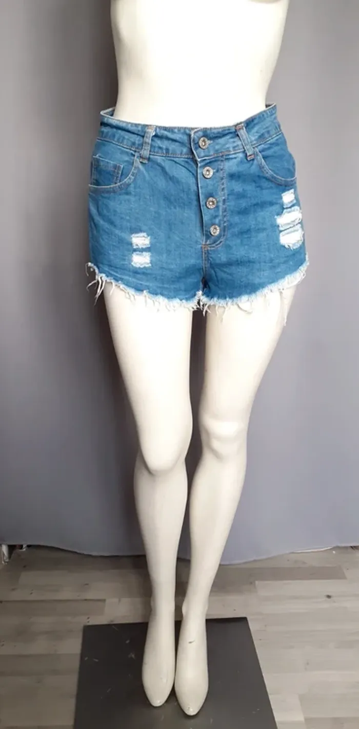 Joli short en jean - photo numéro 3