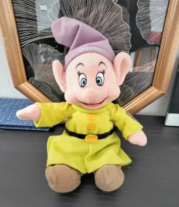Peluche 7 nains  Simplet/Dopey