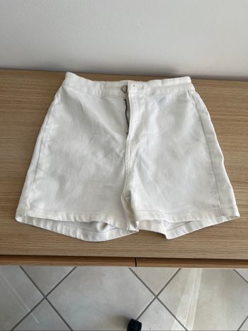 Short en jean blanc