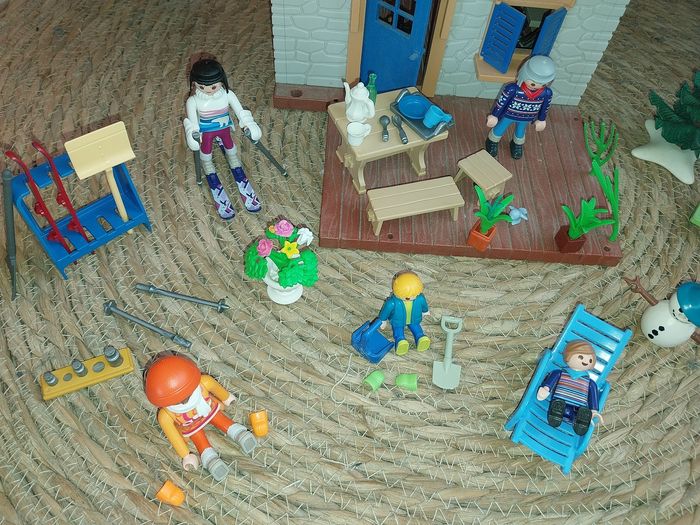 Chalet ski  +voiture playmobil - photo numéro 2