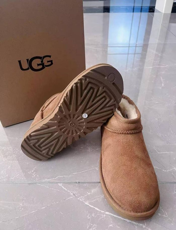Ugg Classic Ultra Mini Boot taille 40 - photo numéro 3