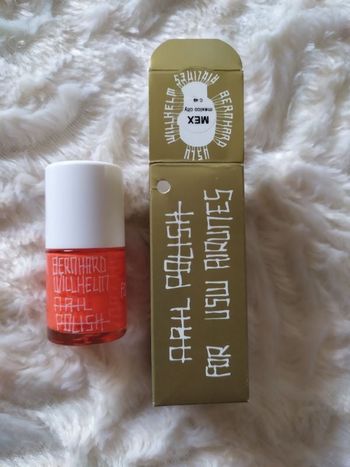 Vernis à ongles Bernhard Willhelm Uslu Airlines