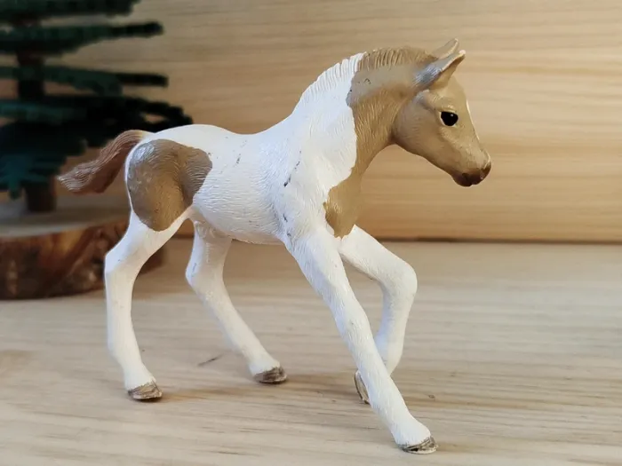 Schleich Pouliche blanche et beige figurine animal équipé - photo numéro 2