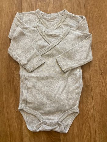 Lot de 2 bodies bébé 1M