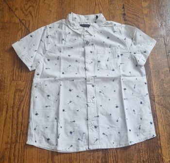 chemise manche courte Ikks blanche imprimé palmier taille 5ans