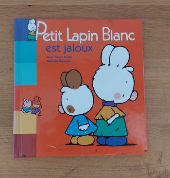 Petit Lapin Blanc est jaloux - hachette livre