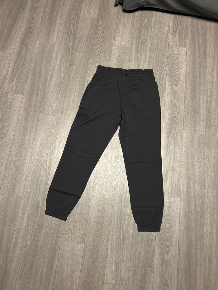 Bas Asics très bon état - photo numéro 2