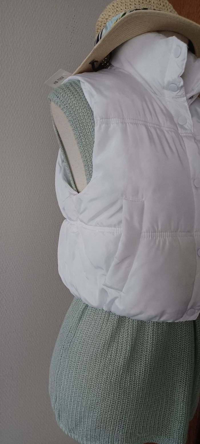 Très jolie doudoune sans manches femme T XS - photo numéro 3