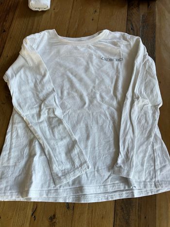 Tee shirt blanc avec paillettes