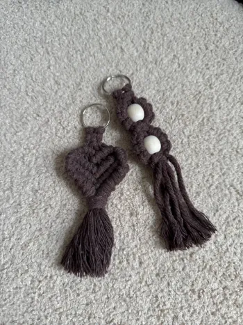 Lot de deux porte-clés en macramé