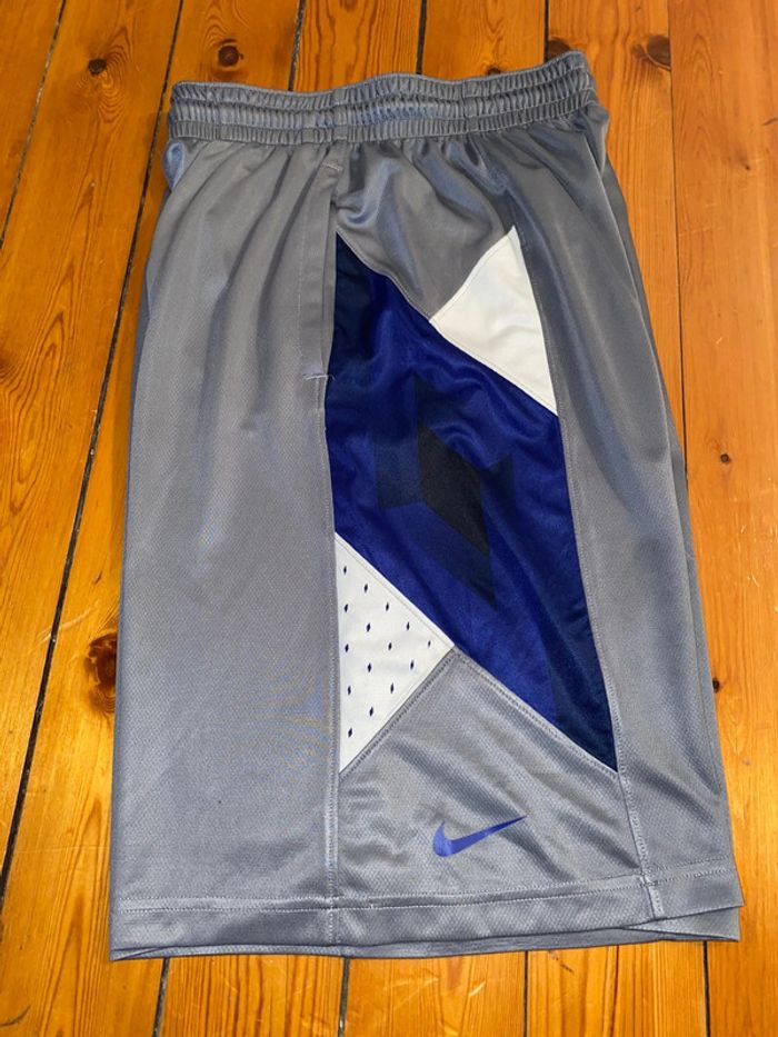 Short Nike - photo numéro 3