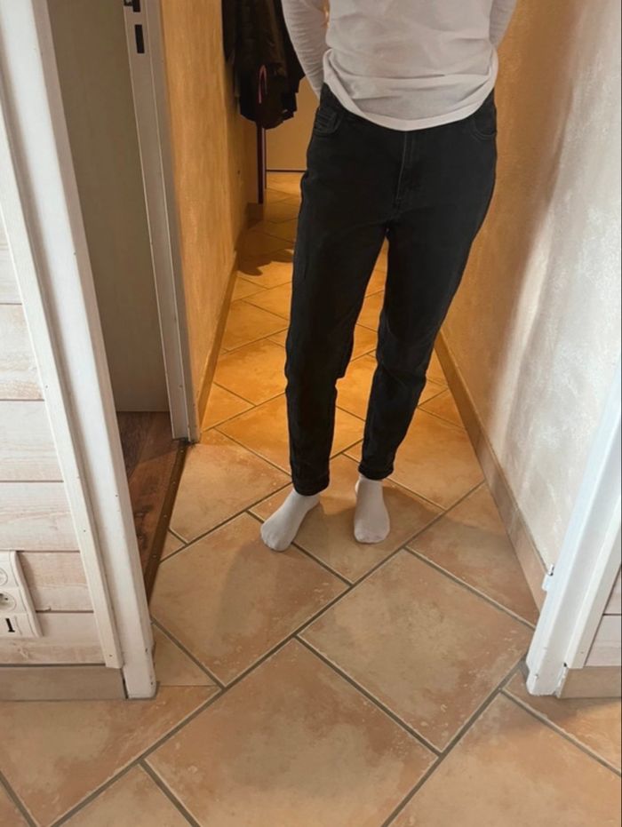 Jean noir - photo numéro 7