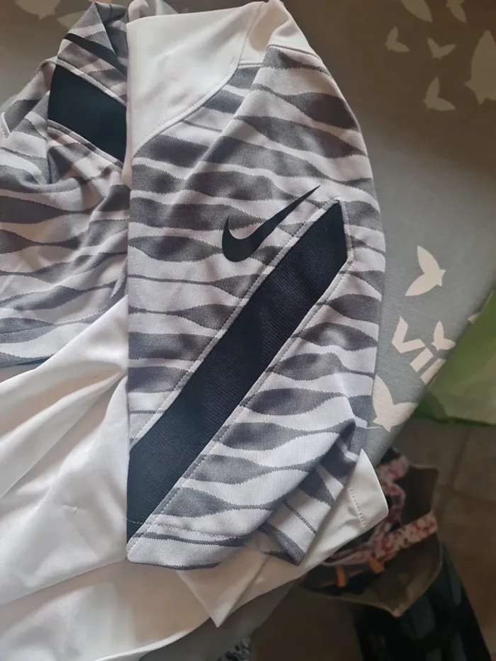 Tee-shirt Nike - photo numéro 4