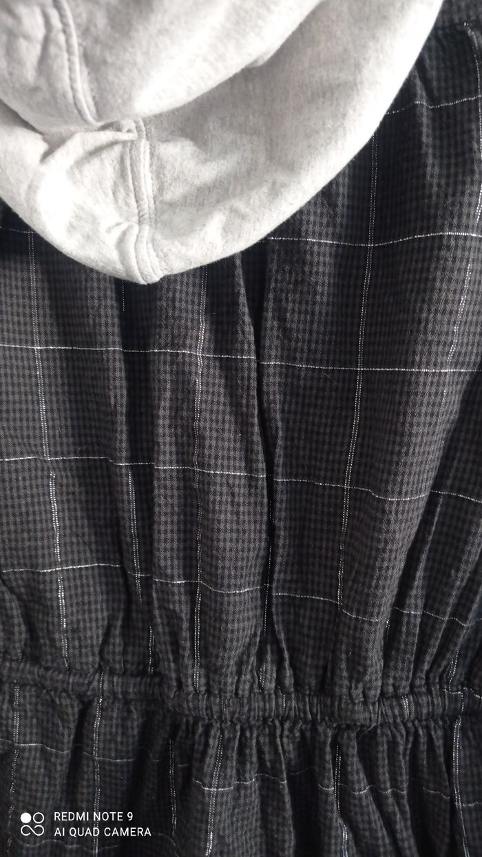 Robe grise a carreaux IKKS taille 10 ans très bon état - photo numéro 5