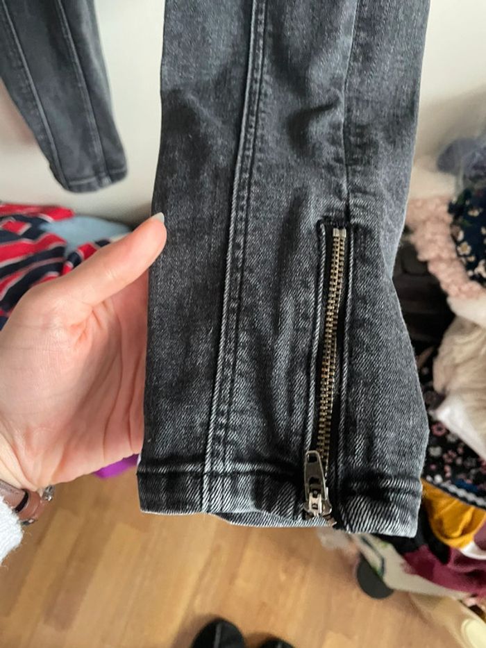 Jean gris foncé/noir, taille 34, marque Zara - photo numéro 2