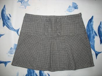 JUPE COURTE GRISE PETITS CARREAUX NOIR  "MIM" - TAILLE 36 - n°01