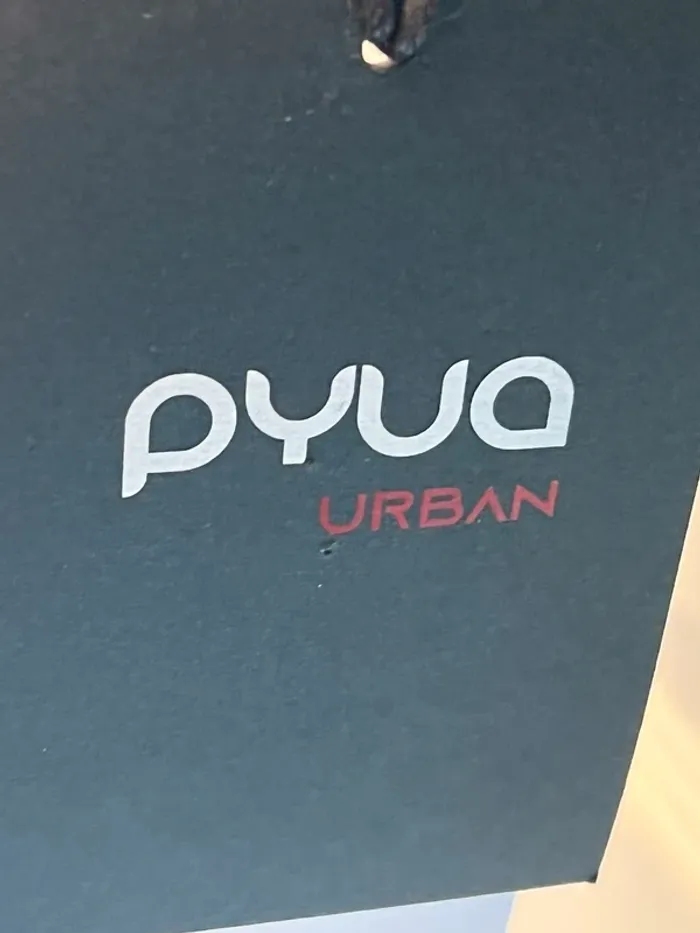 Doudoune réversible PYUA Taille Xs neuve - photo numéro 6