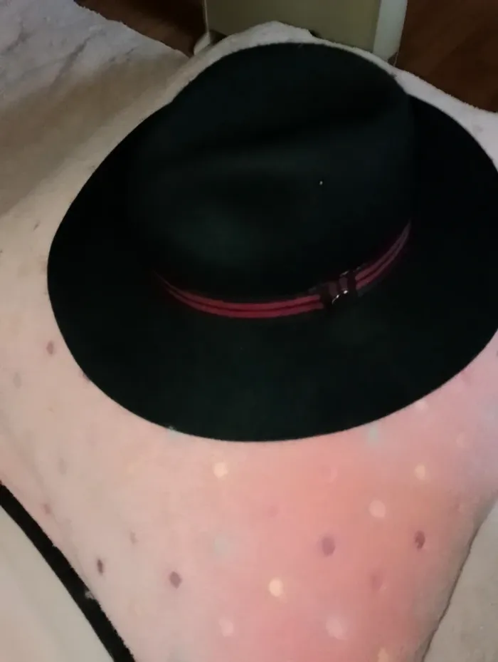Chapeau en feutre pour l'hiver