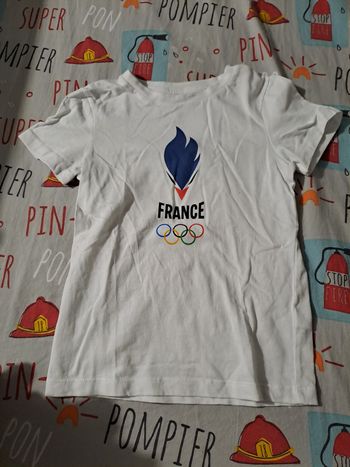 Tee shirt 4-5A NEUF