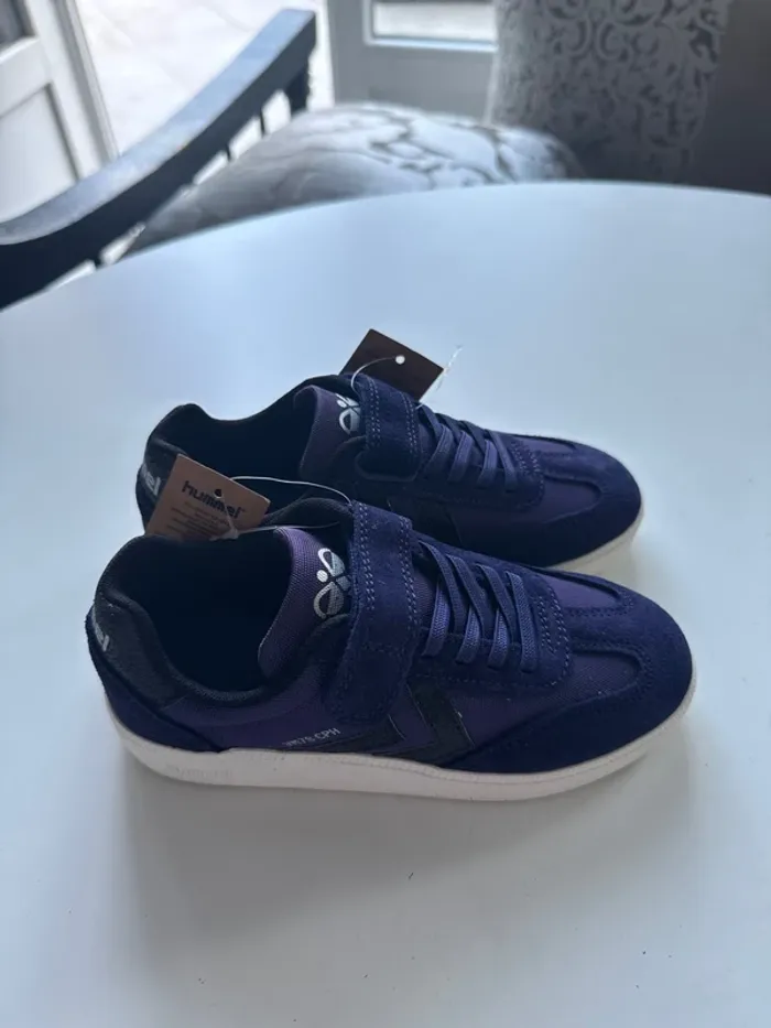 Baskets Hummel violet et noir – Taille 33 – Neuves étiquette - photo numéro 3