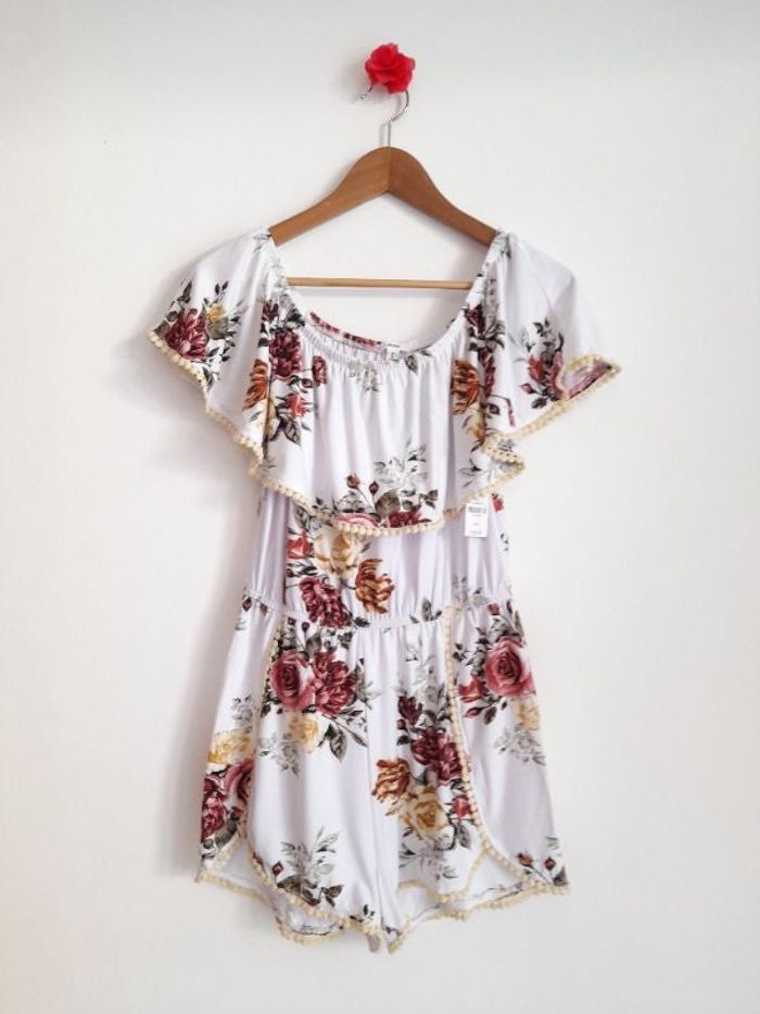 Neuf combi-short fleuri finition galons Ardene Taille 38