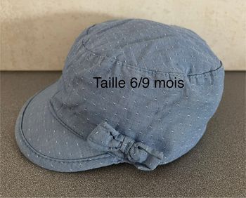 Casquette taille 6/9 mois avec noeud sur le côté / aspect jean Kiabi