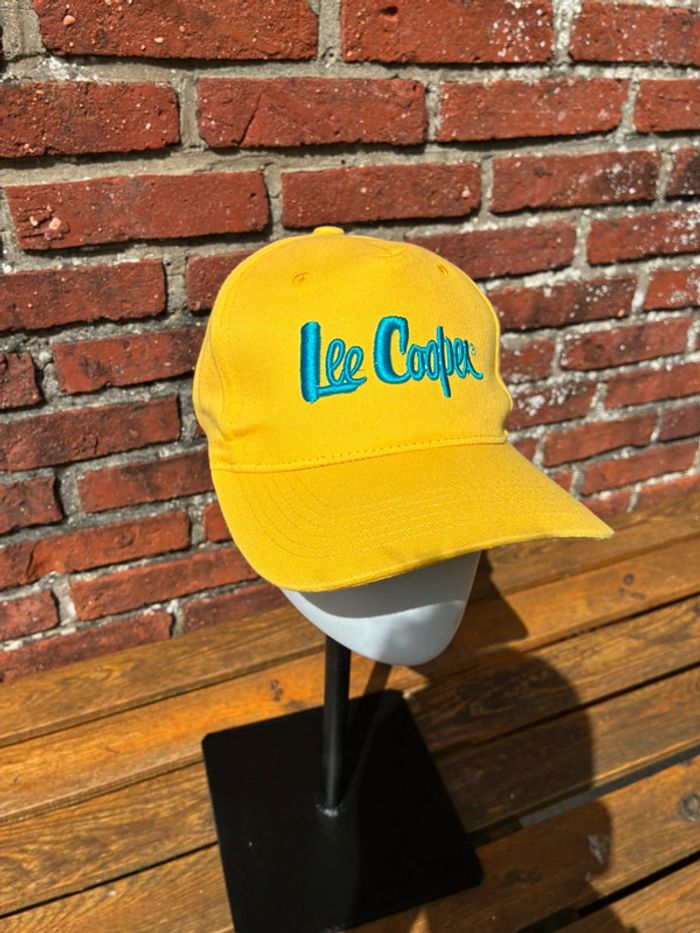 Casquettes jaune lee Cooper neuves - photo numéro 2
