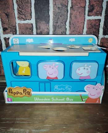 Bus des formes en bois Peppa pig 