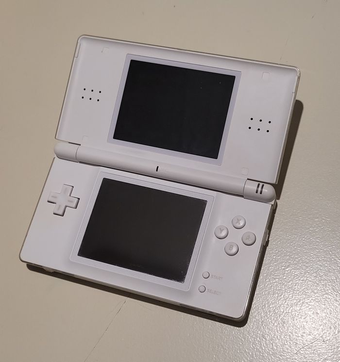 Nintendo DS + 6 Jeux - photo numéro 3