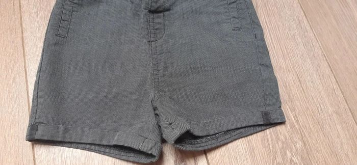 Short gris "habillé" kiabi 3 ans état neuf - photo numéro 2