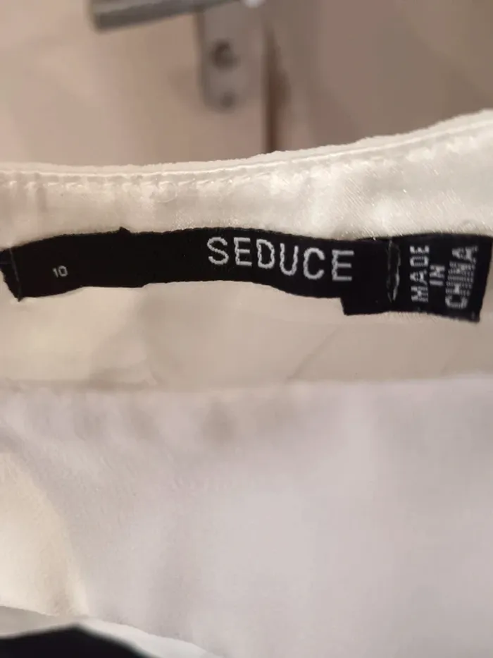 Robe bicolore noir et blanc Taille M - photo numéro 7
