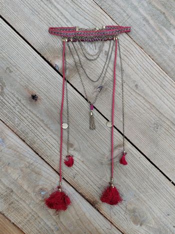 Collier ras de cou - bohème rouge à pompons