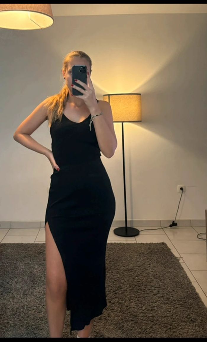 Jupe longue noire fendue sur le côté taille haute