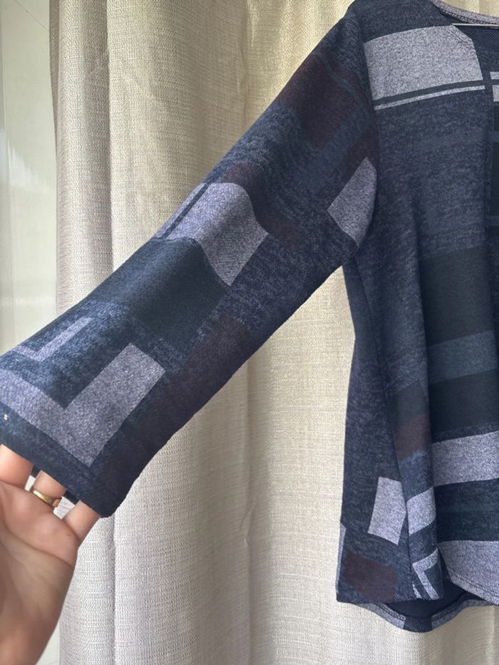 Haut manche longue avec forme géométrique - photo numéro 2