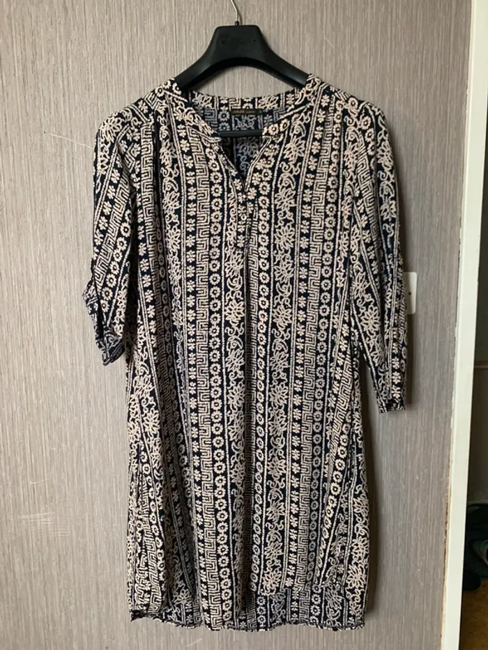Belle tunique ou robe courte