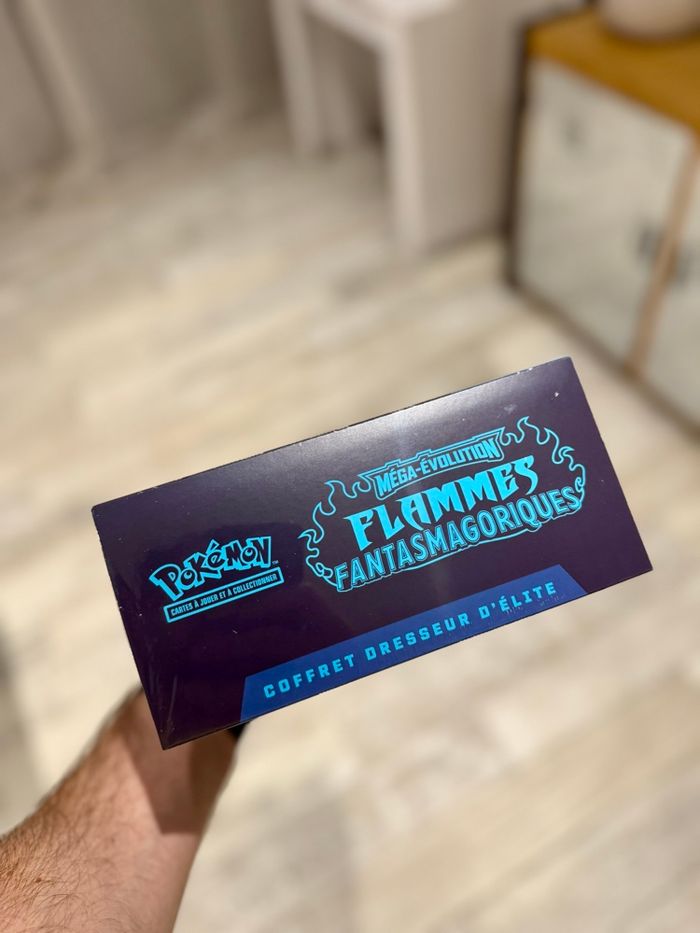 [NEUF] Coffret dresseur d’élite ETB Pokémon ME02 flammes fantasmagoriques - photo numéro 3