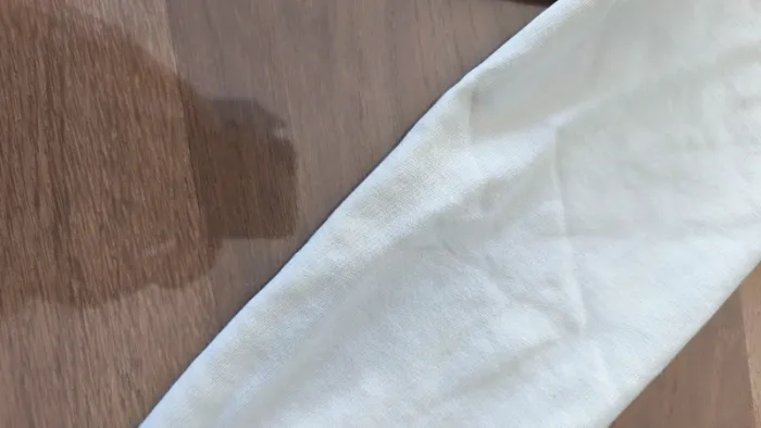 Lot sweat à capuche et tee shirt - photo numéro 4