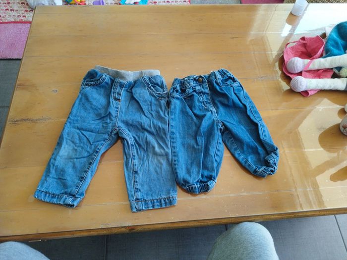 Lot de 2 jean bon état tex et bébé rêve 9 mois