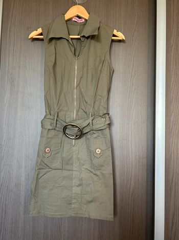 Robe kaki