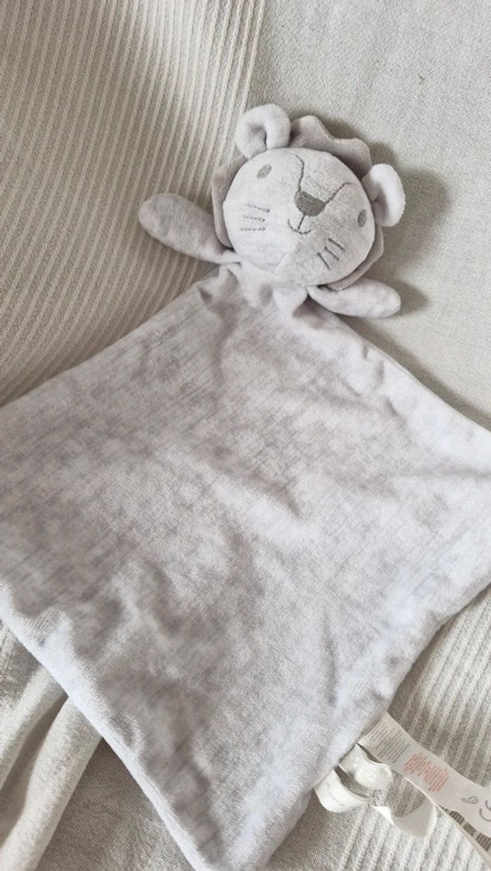 Doudou plat lion gris mon premier major