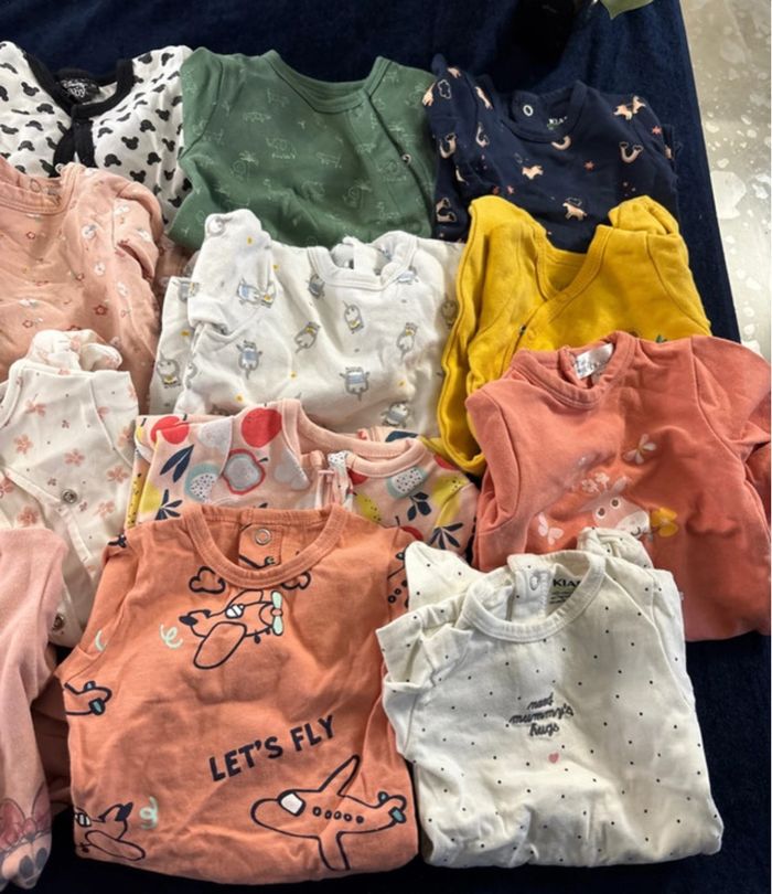 Lots de vêtement 1 mois - photo numéro 2